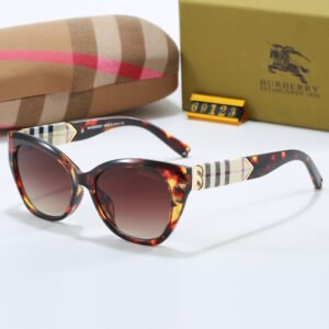 Sunglasses Burberry 69123