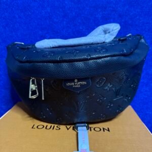 LV  bum bag B