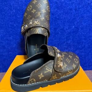 LV slipper A