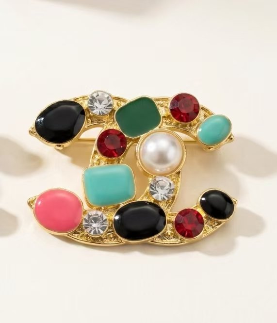 Cc-brooch-08