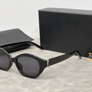 sunglasses  8157