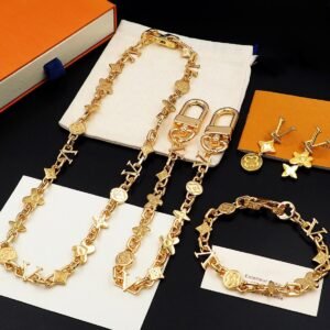 LULU V Letter Four-Leaf Clover Bag Charm Chain